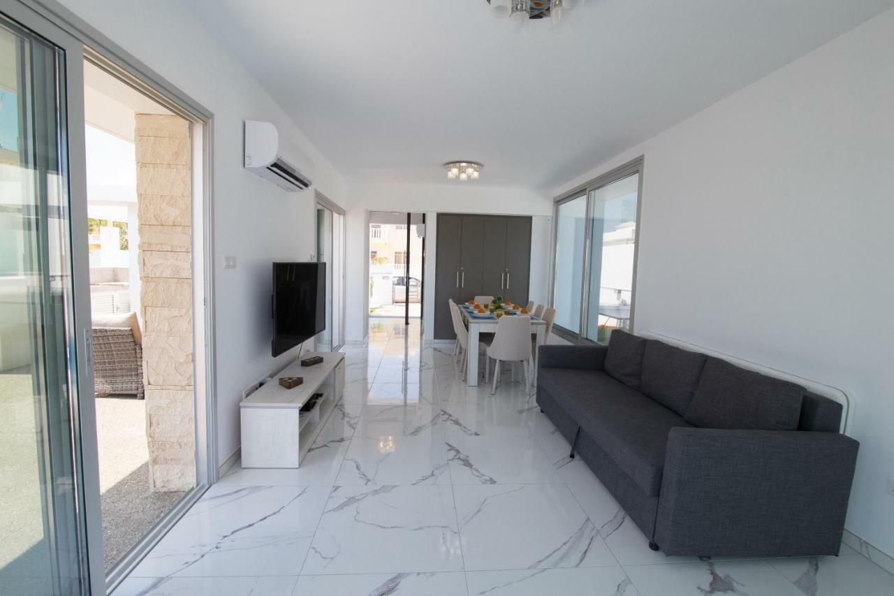 איה נאפה Villa Lynn Boutique Beachfront מראה חיצוני תמונה