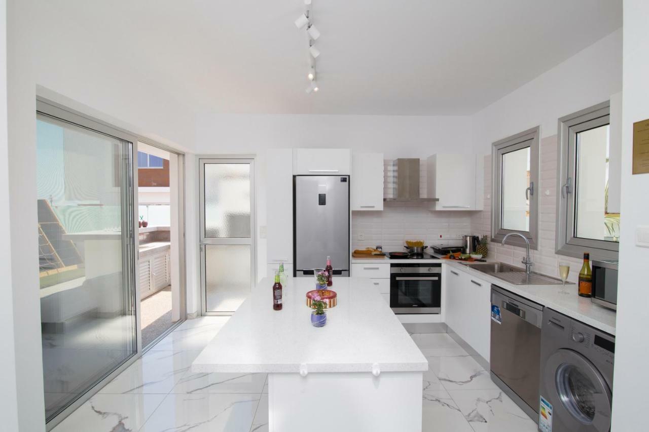 איה נאפה Villa Lynn Boutique Beachfront מראה חיצוני תמונה