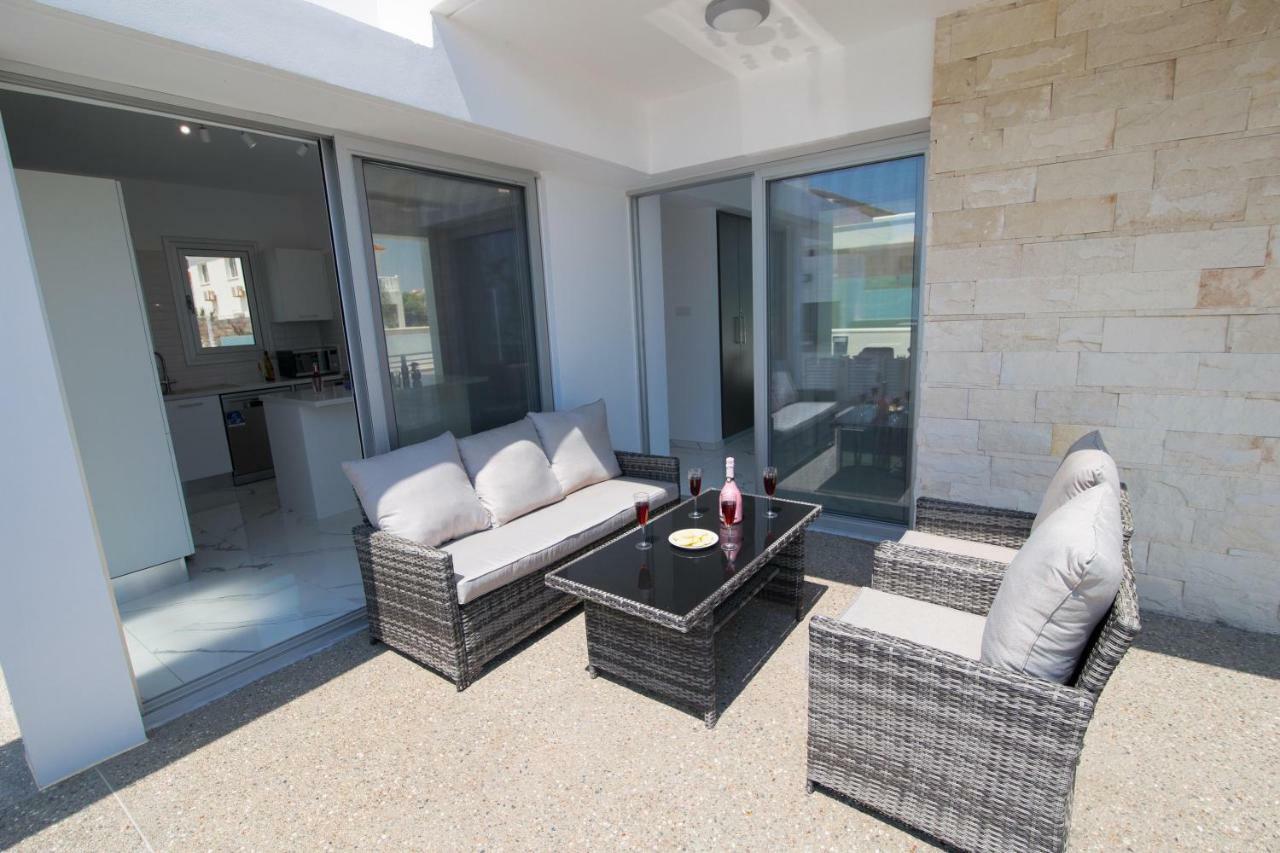 איה נאפה Villa Lynn Boutique Beachfront מראה חיצוני תמונה
